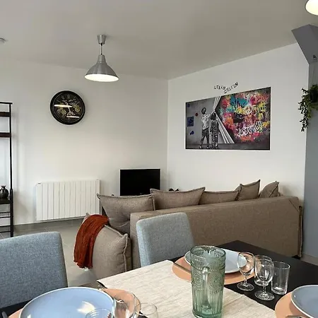 Apartment Urban Hyper Centre